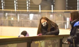 金奎彬恋爱爆料视频在线观看,甜蜜瞬间曝光，网友热议不已