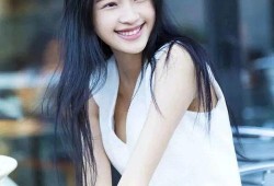 娱乐吃瓜李沁是谁,娱乐圈的清新“吃瓜”小花