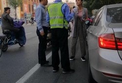 石家庄交警爆料男孩视频,引发网友热议